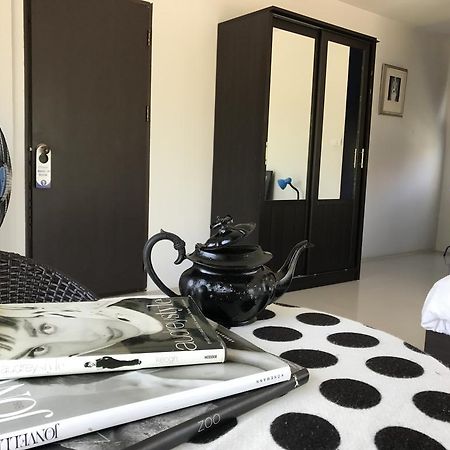 But Different Phuket Boutique Hotel Nai Harn Екстериор снимка