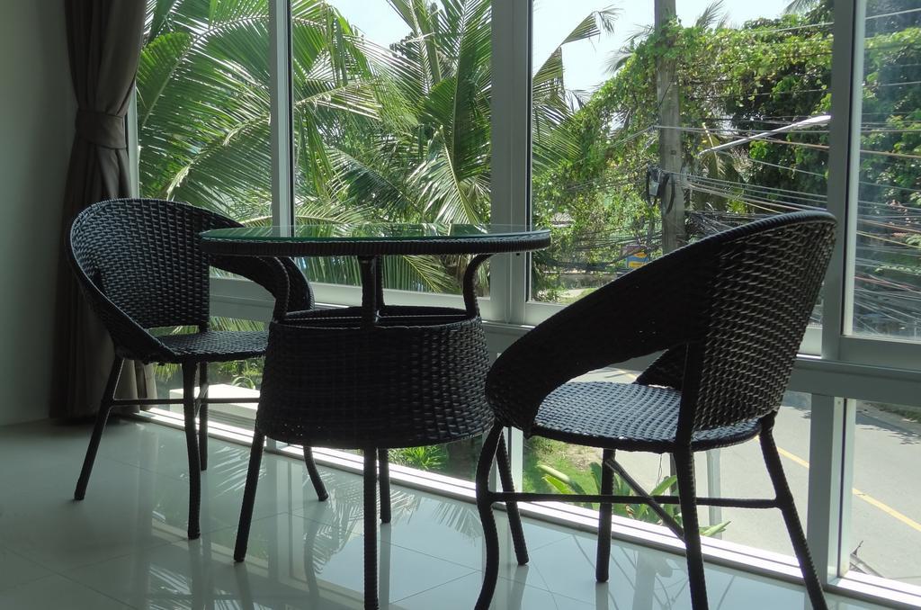 But Different Phuket Boutique Hotel Nai Harn Екстериор снимка