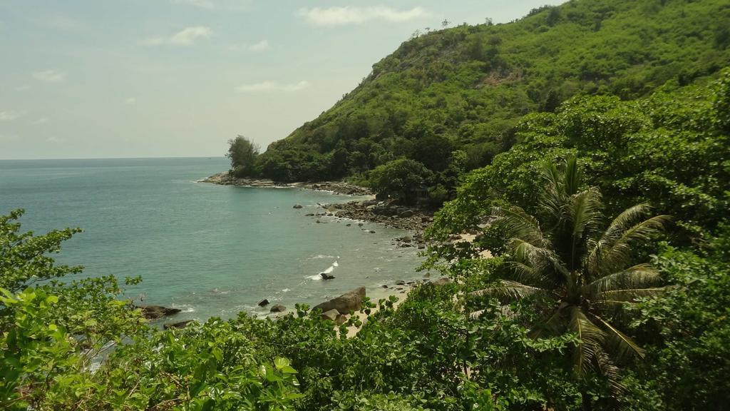 But Different Phuket Boutique Hotel Nai Harn Екстериор снимка