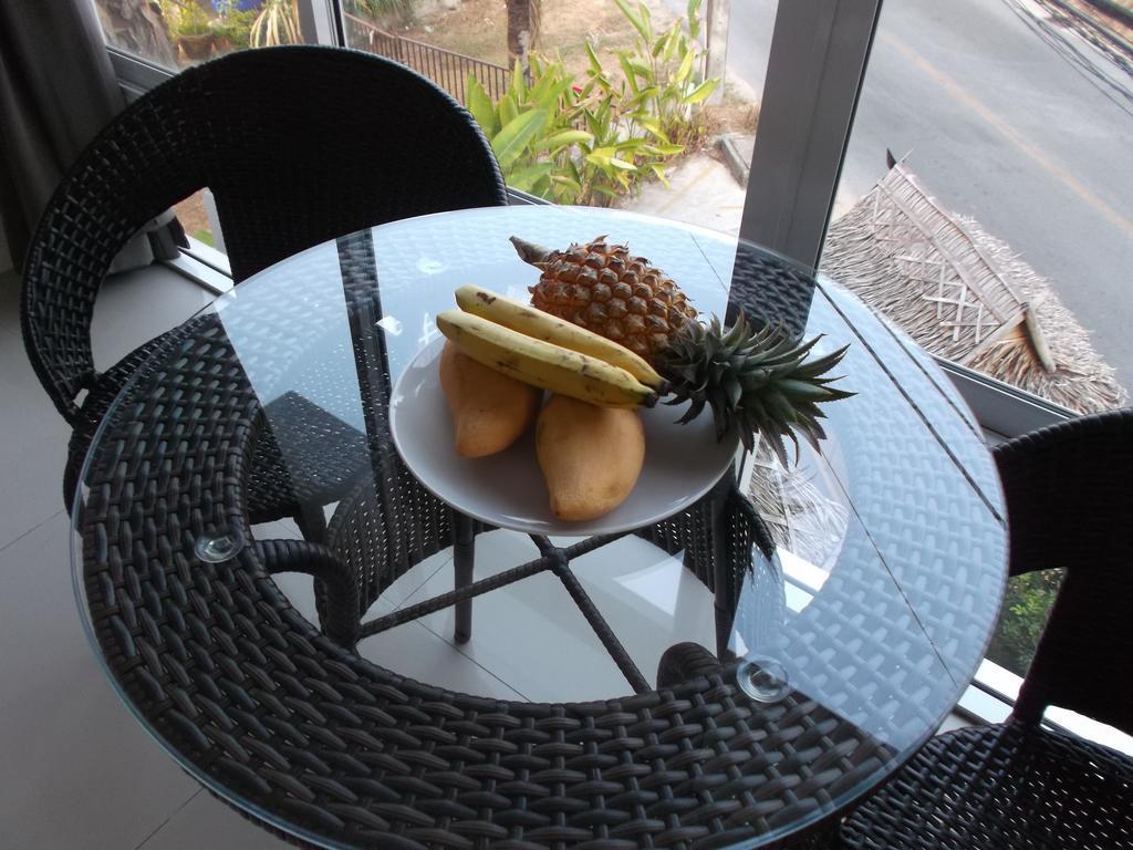 But Different Phuket Boutique Hotel Nai Harn Екстериор снимка