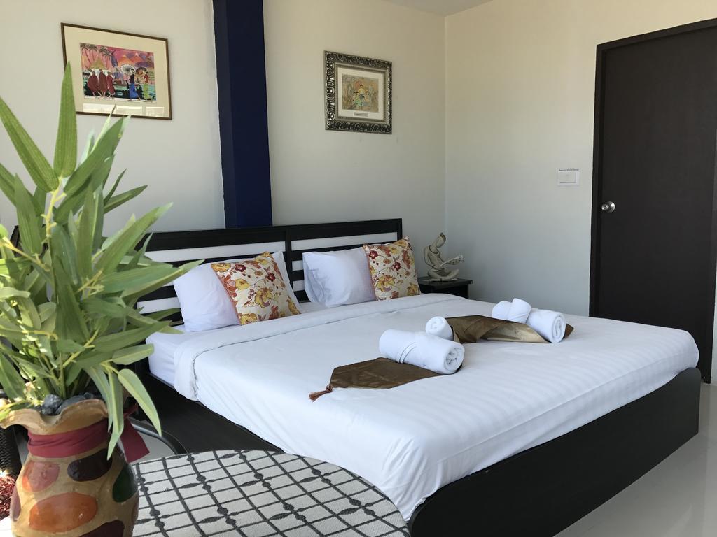 But Different Phuket Boutique Hotel Nai Harn Екстериор снимка