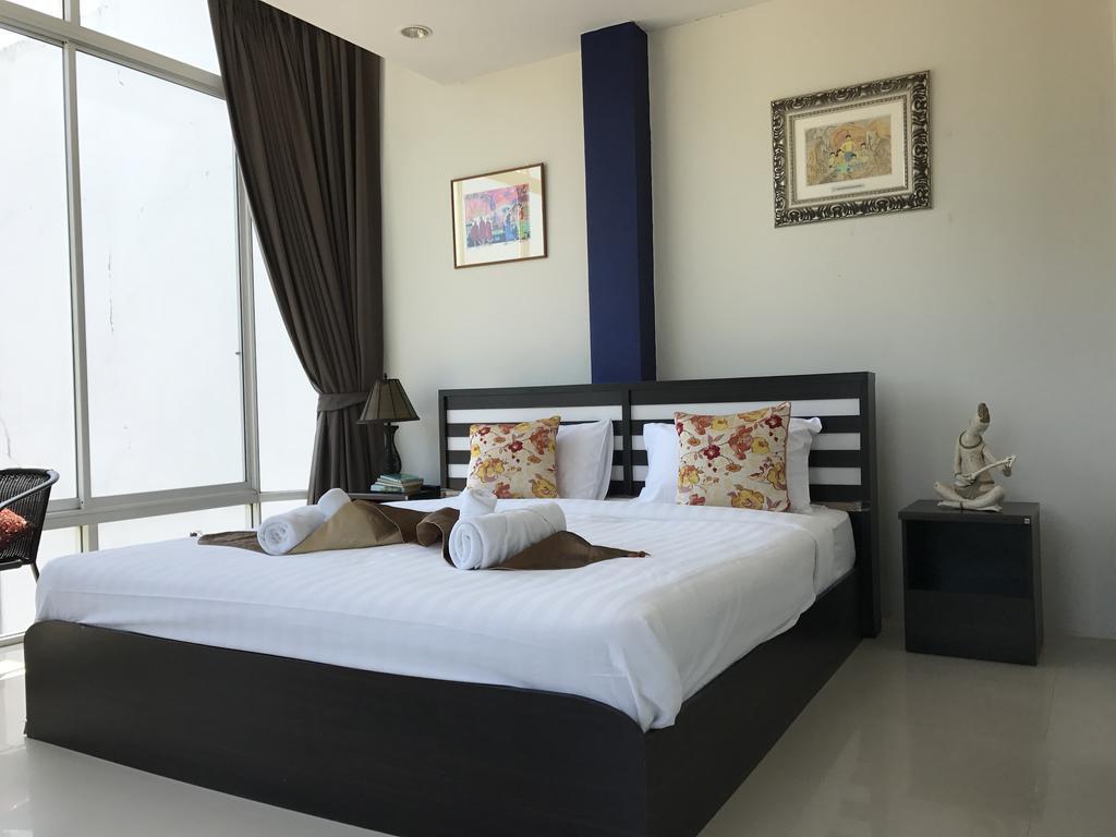 But Different Phuket Boutique Hotel Nai Harn Екстериор снимка