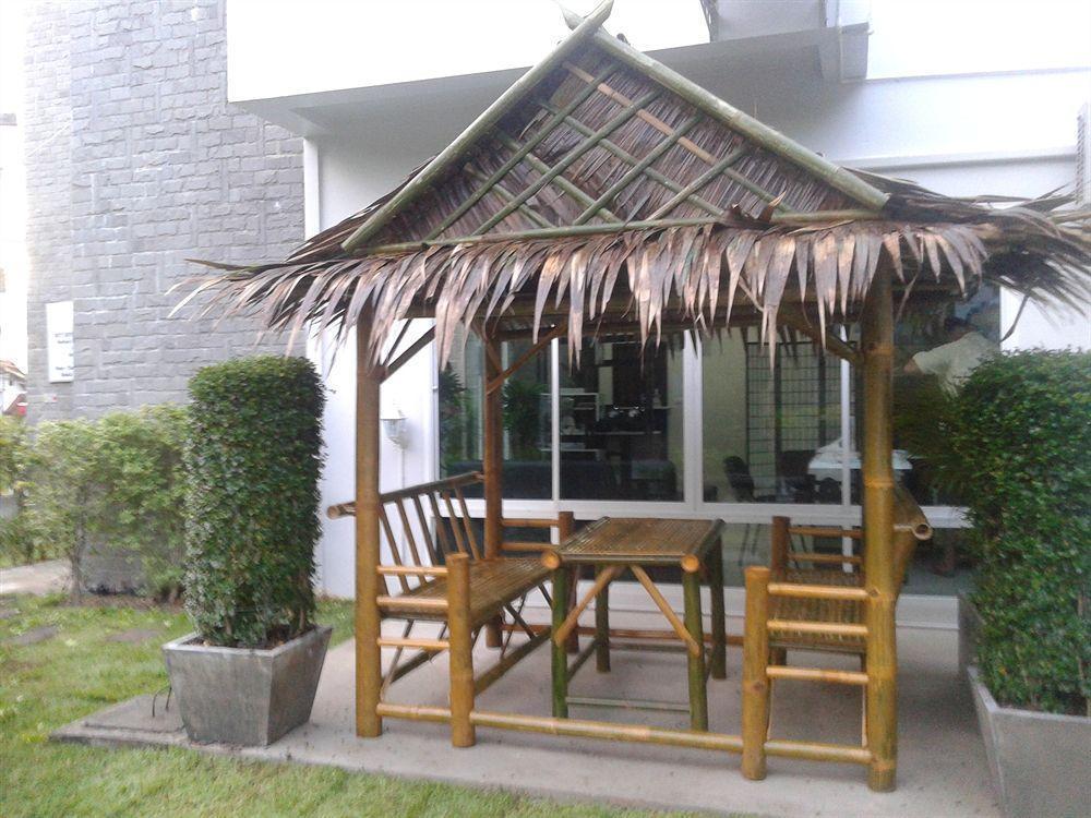 But Different Phuket Boutique Hotel Nai Harn Екстериор снимка