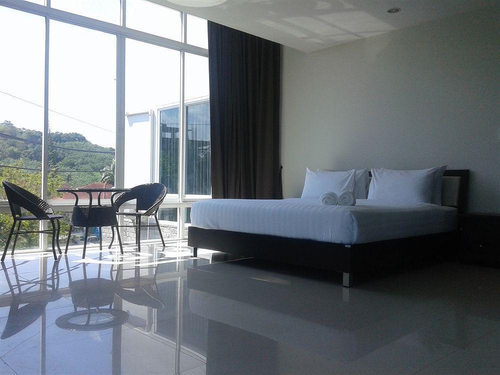 But Different Phuket Boutique Hotel Nai Harn Екстериор снимка