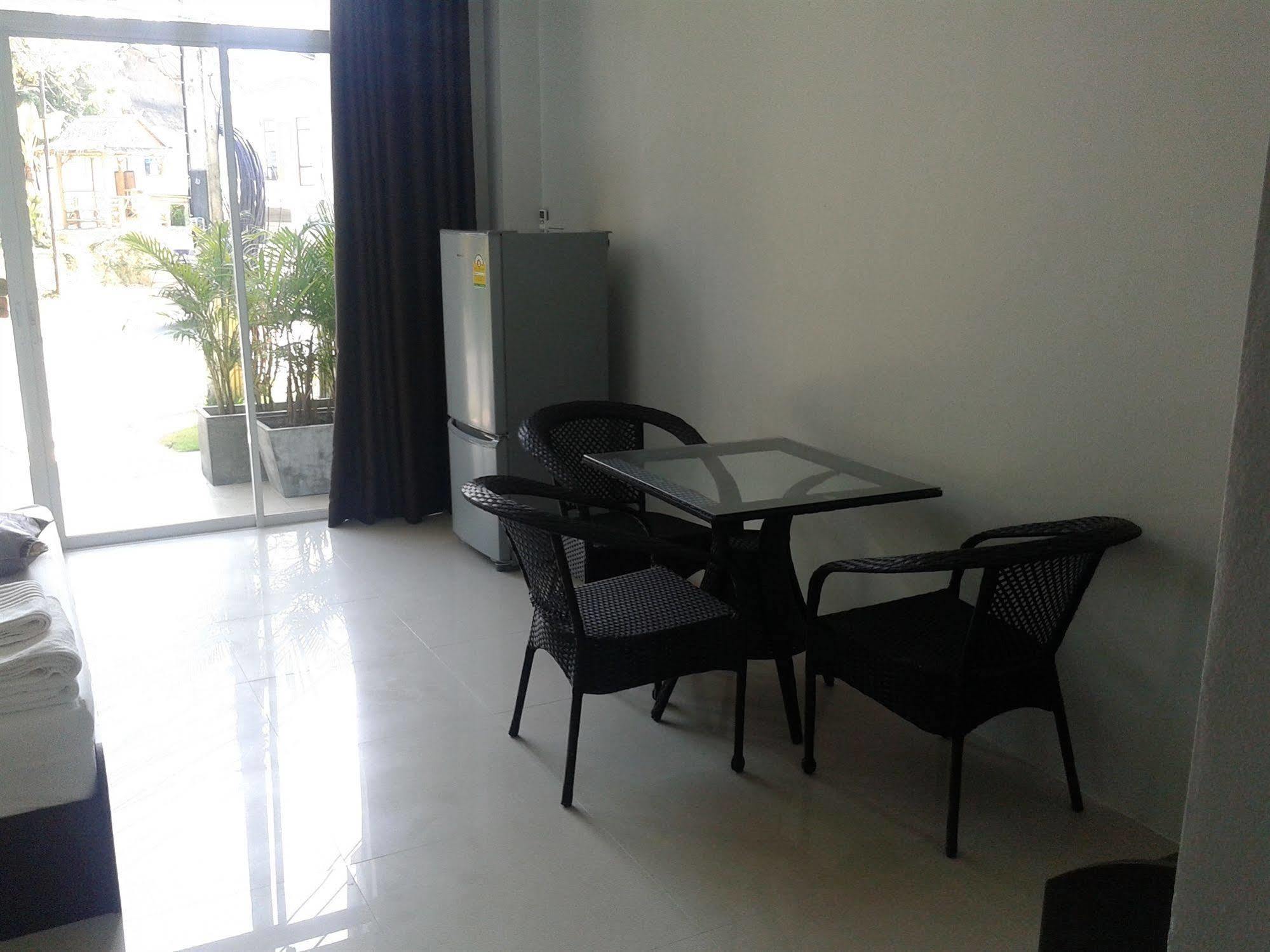 But Different Phuket Boutique Hotel Nai Harn Екстериор снимка