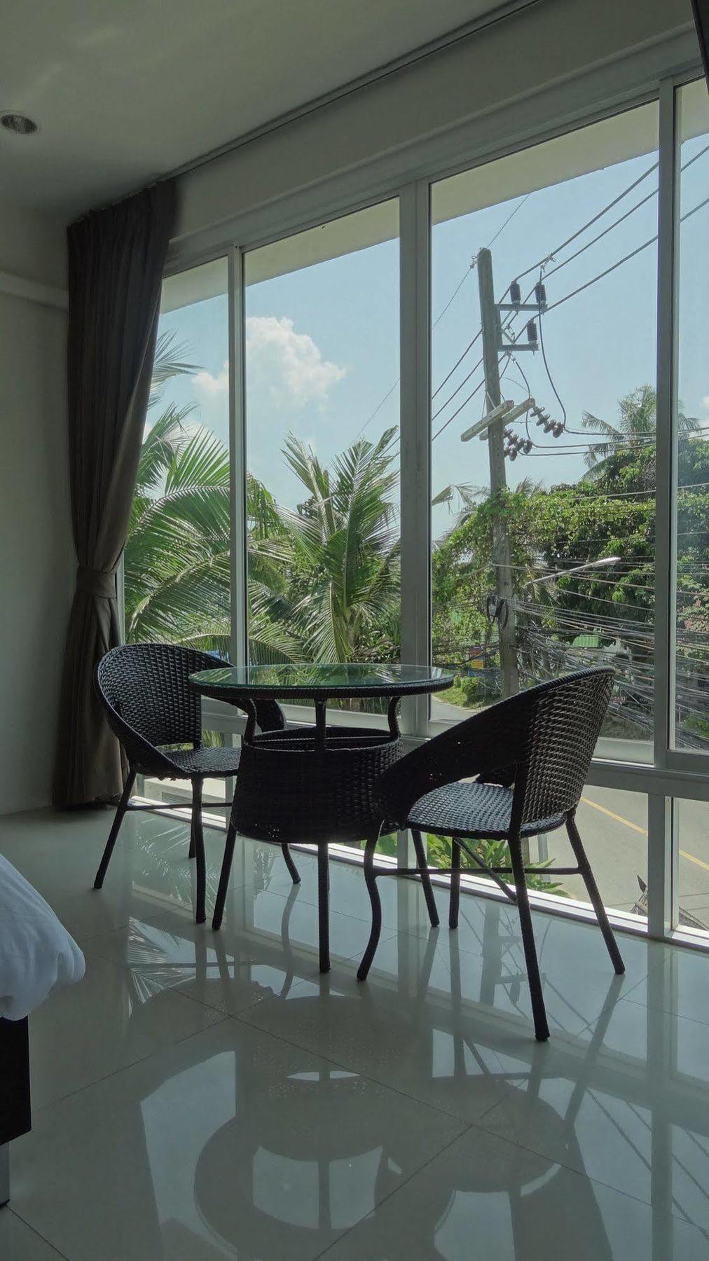 But Different Phuket Boutique Hotel Nai Harn Екстериор снимка