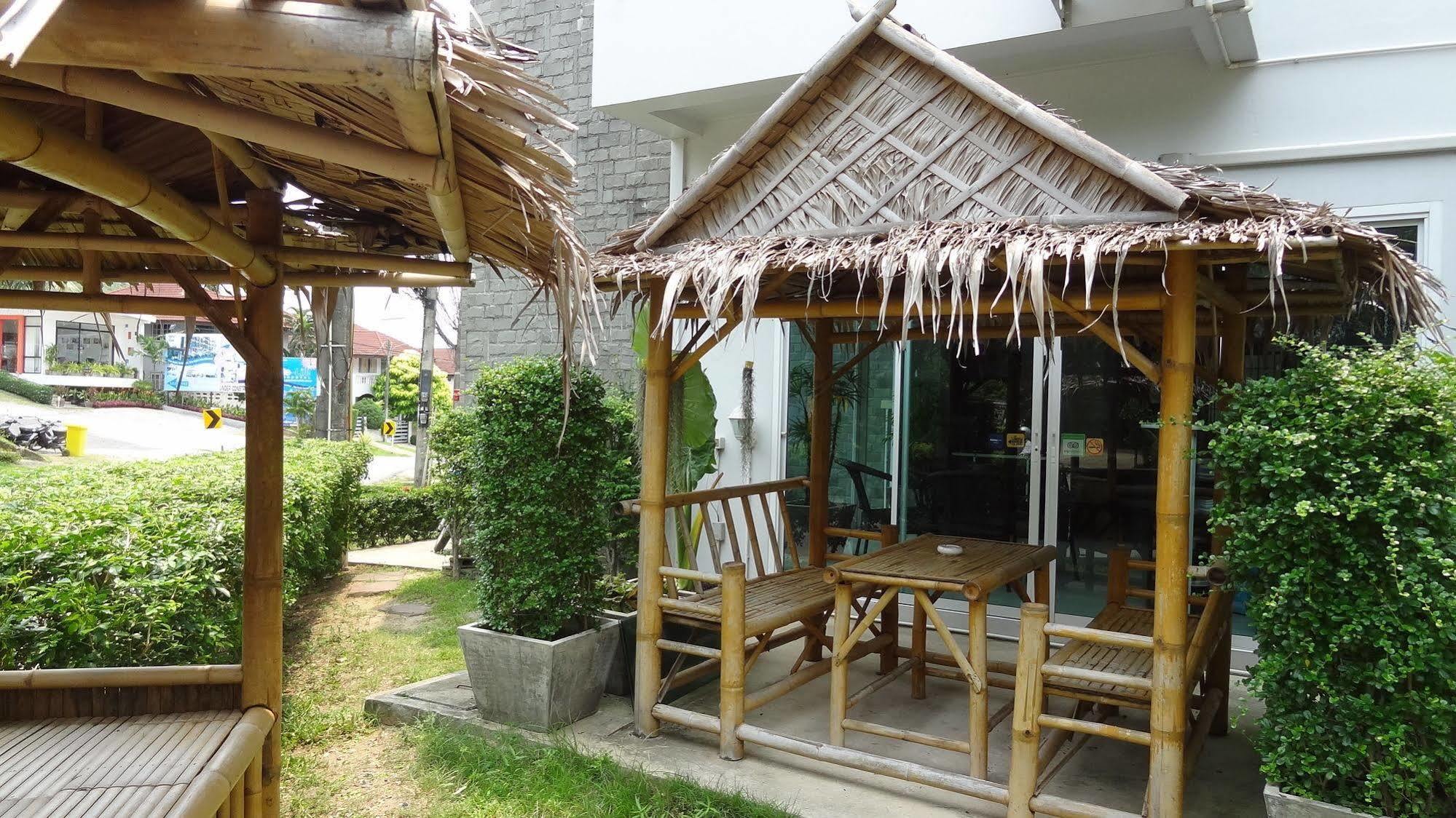 But Different Phuket Boutique Hotel Nai Harn Екстериор снимка