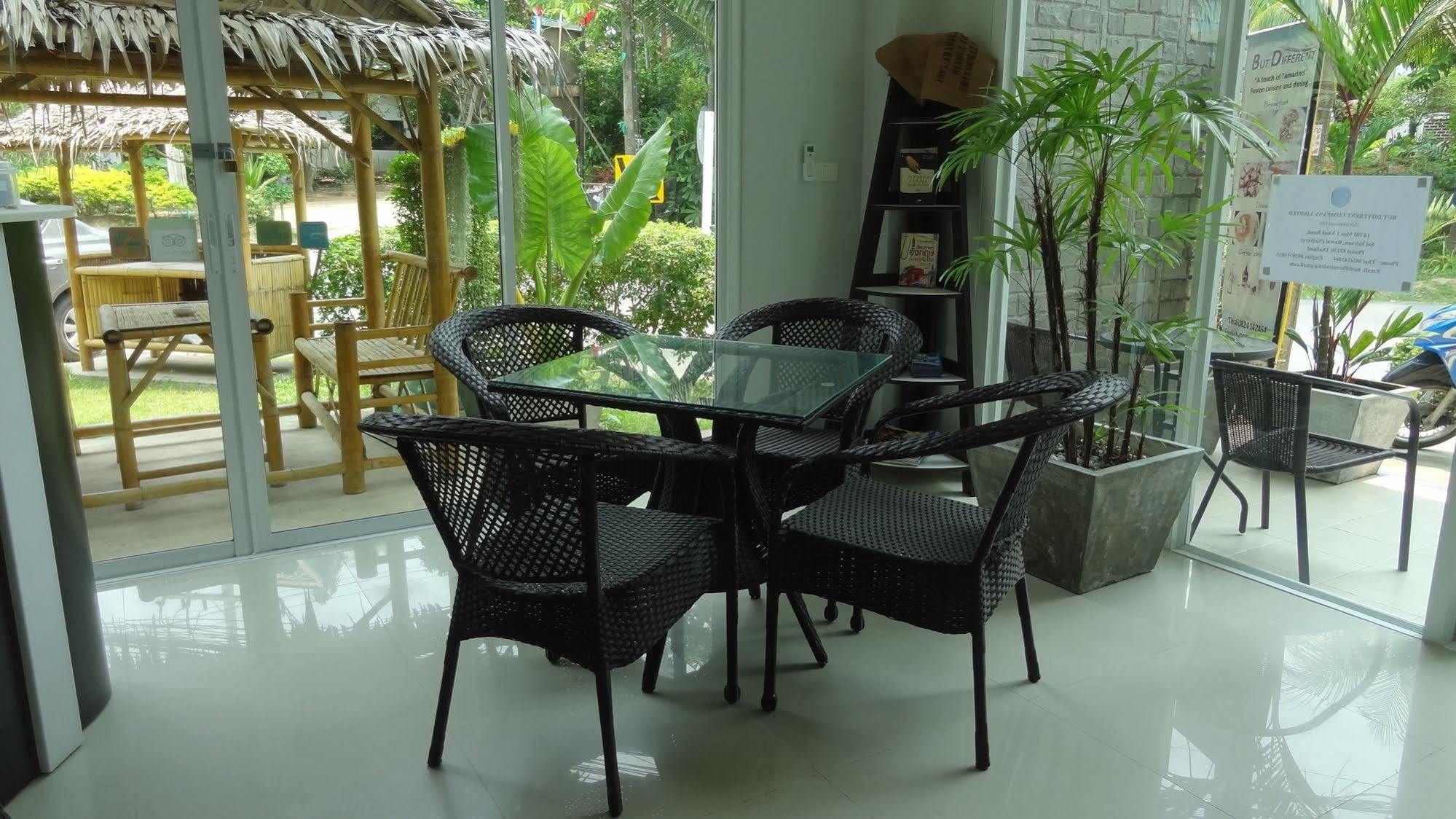 But Different Phuket Boutique Hotel Nai Harn Екстериор снимка